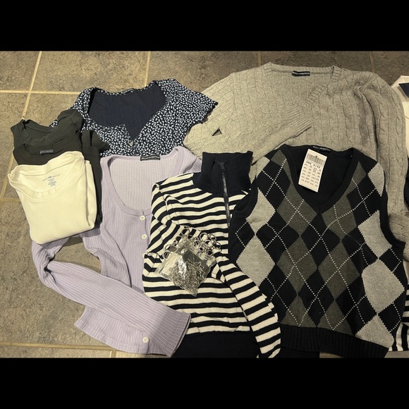 A Brandy Melville Wardrobe 23 pieces - Picture 3 of 7